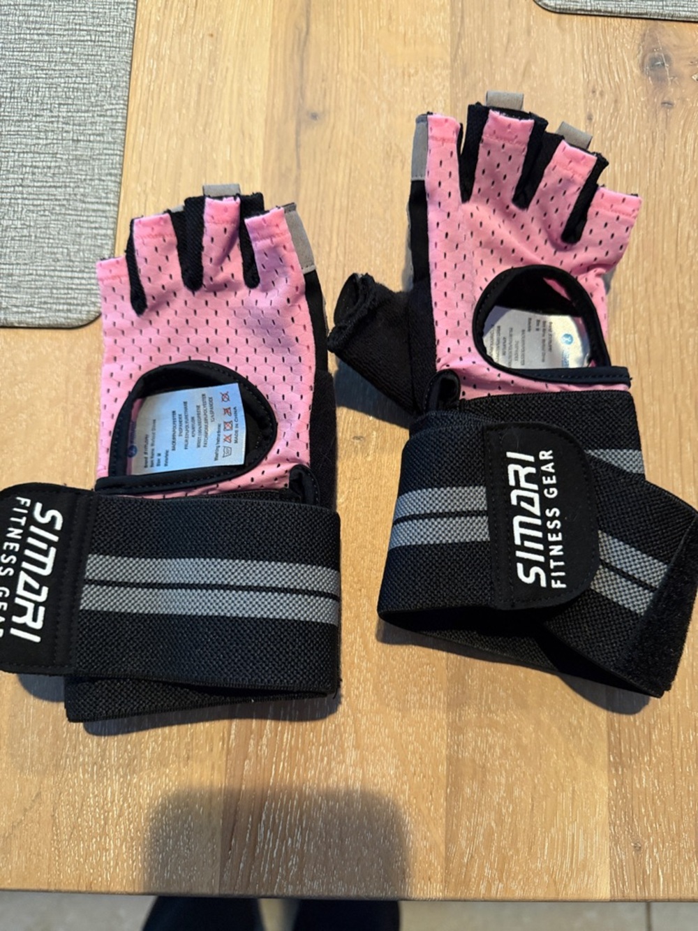 Simdri Fitness Gear Pink and Black Workout Gloves